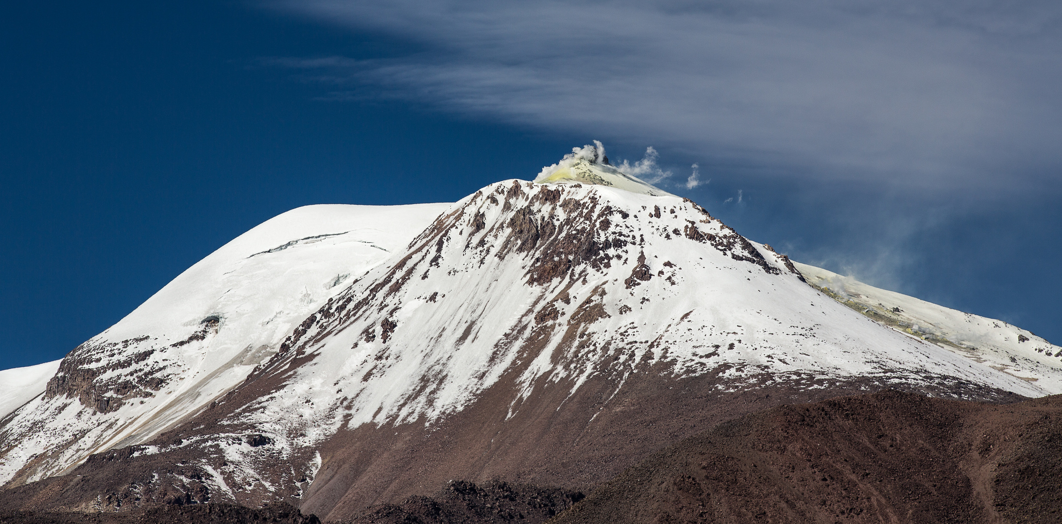 [ … Volcan Guallatiri ]