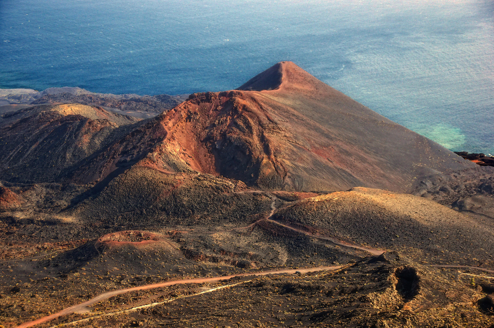 VOLCÁN DE TENEGUÍA  (ISLA de LA PALMA).Dedicada a ANA VERA.