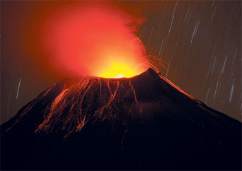 VOLCÁN TUNGURAHUA EN ERUPCIÓN