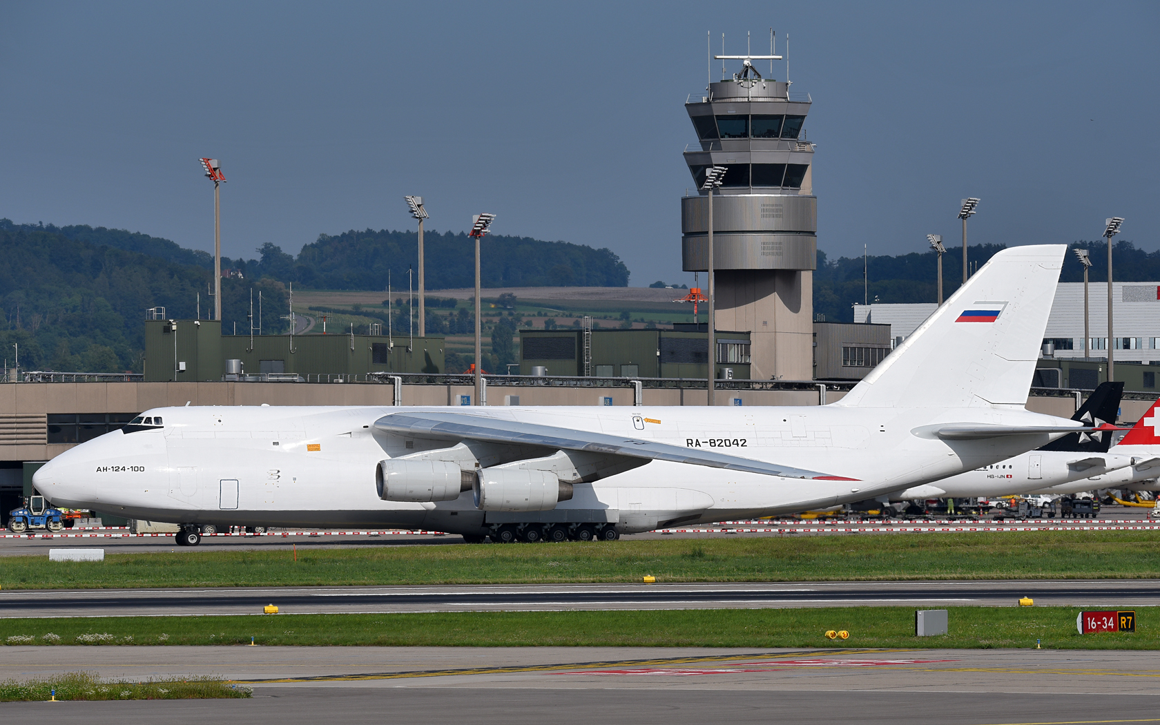 Volga Dnepr Airlines Antonov An-124 RA-82042 