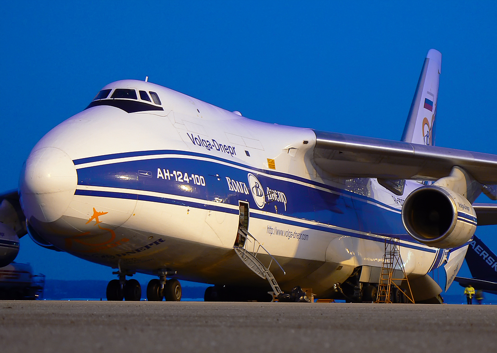 Volga Dnepr Antonov An124-100 RA-82074