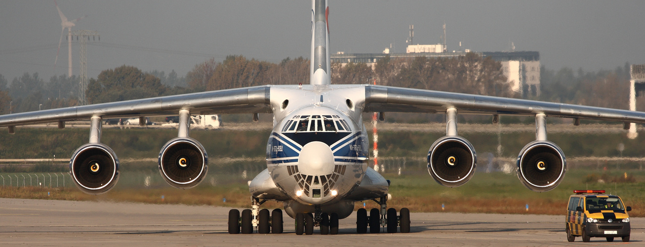 Volga-Dnepr Ilyushin IL-76TD-90VD...