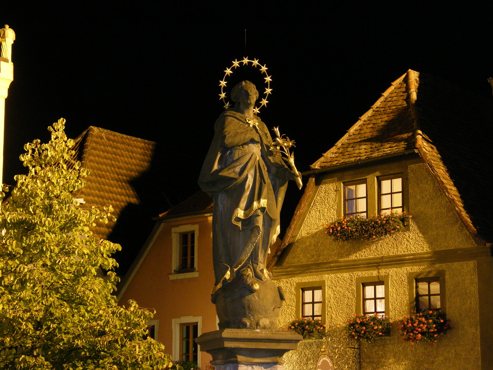 Volkach Marktplatz bei Nacht