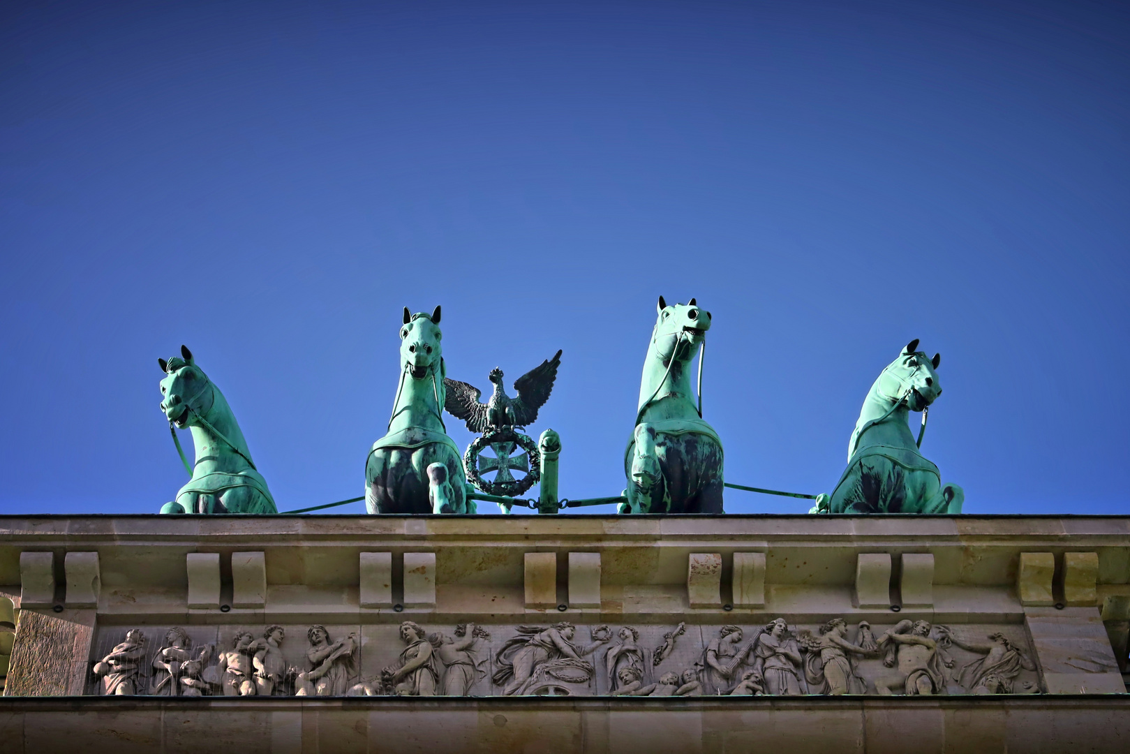 Volkes Blick auf die Quadriga Berlin