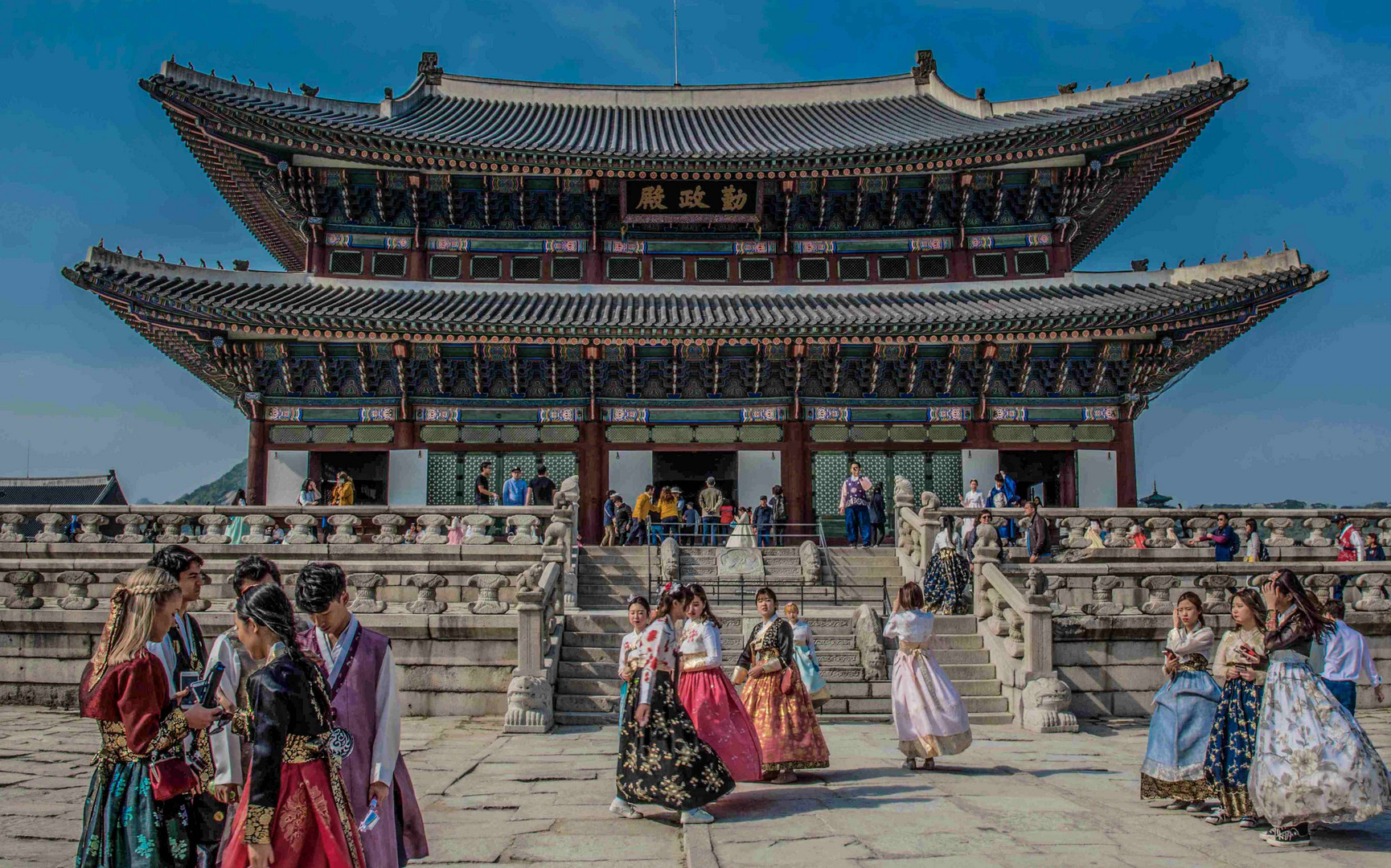 Volklore vor dem Gyeongbokung Palast in Seoul