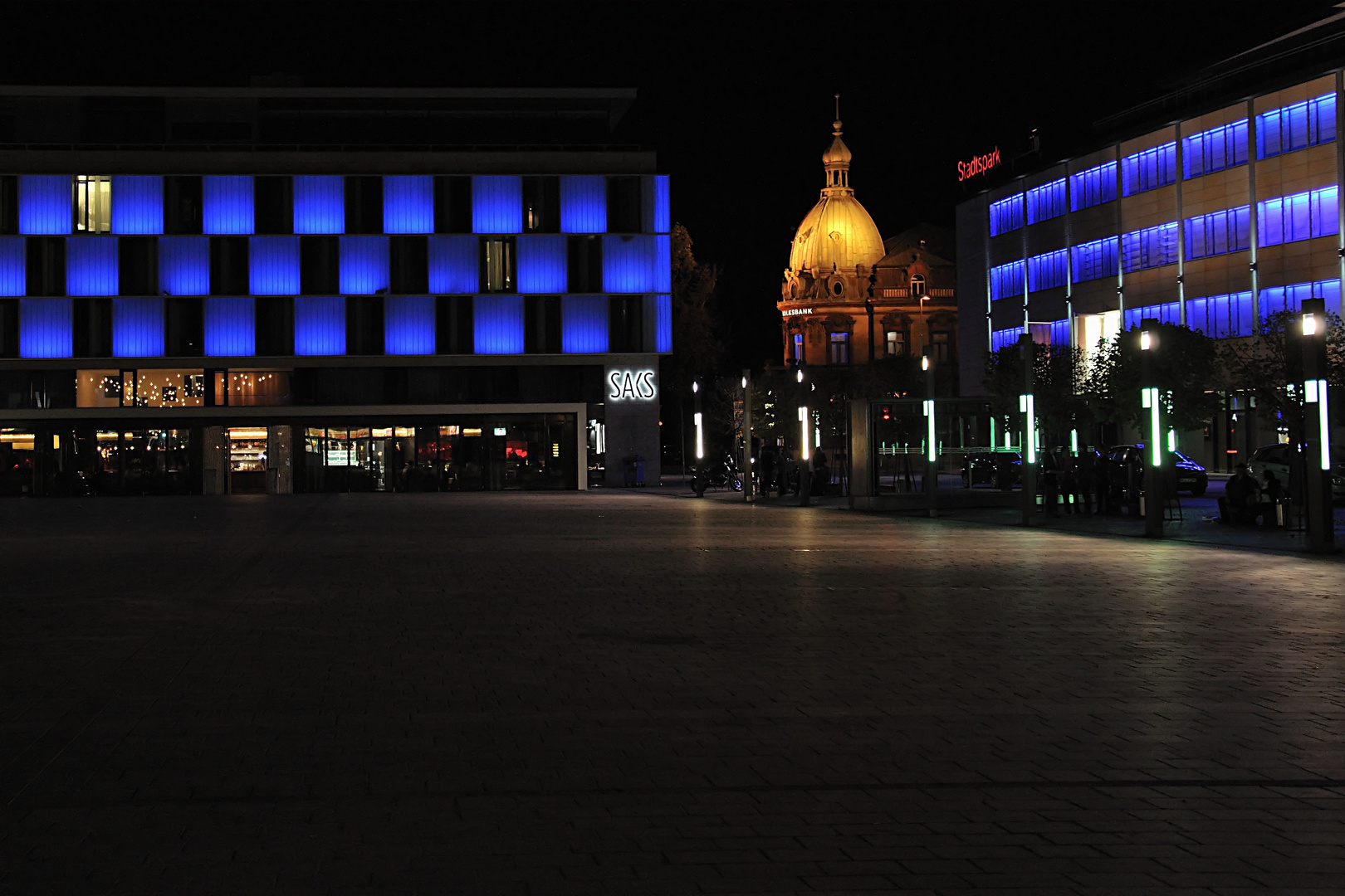 Volksbank und Stadtspark