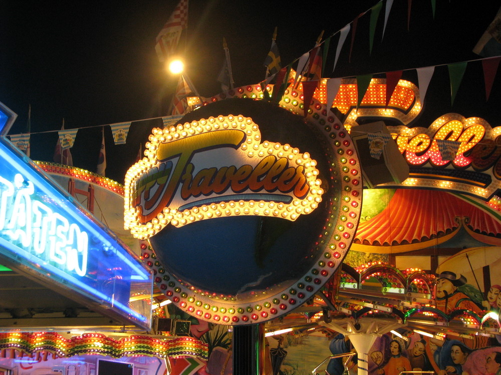 Volksfest bei Nacht