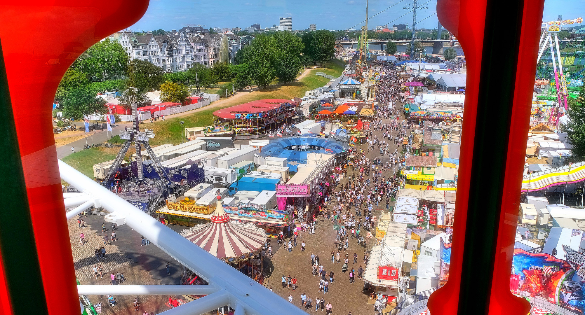 Volksfeste-Düsseldorfer Kirmes  am 16.7.2022 um 15 Uhr vom Riesenrad gesehen-7-(24.7.2022)