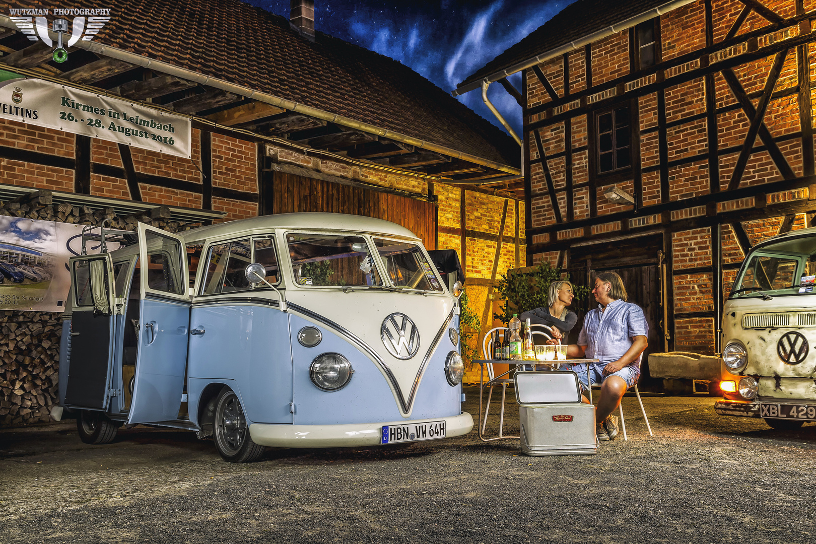 Volkswagen T1 Nachtaufnahme mit Camping Stimmung