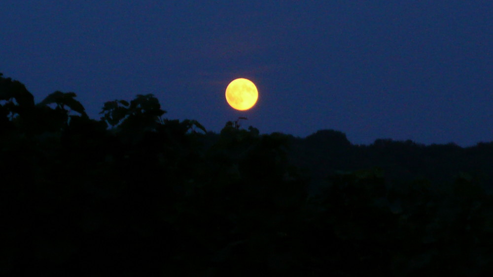 voll-Mond vor der Mondfinsternis