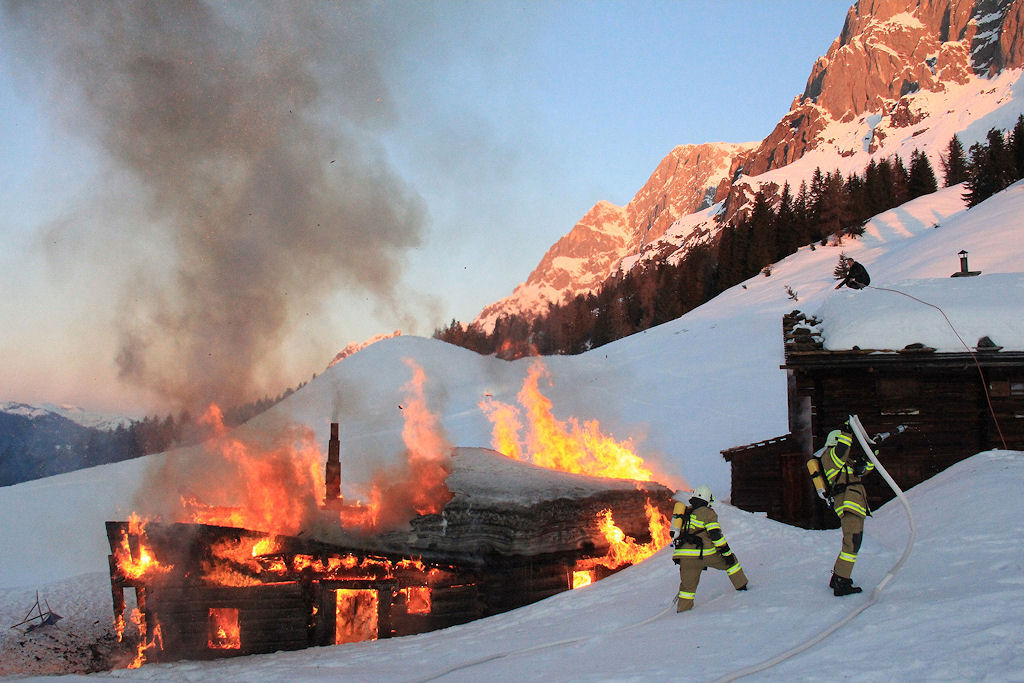 Vollbrand einer Almhütte