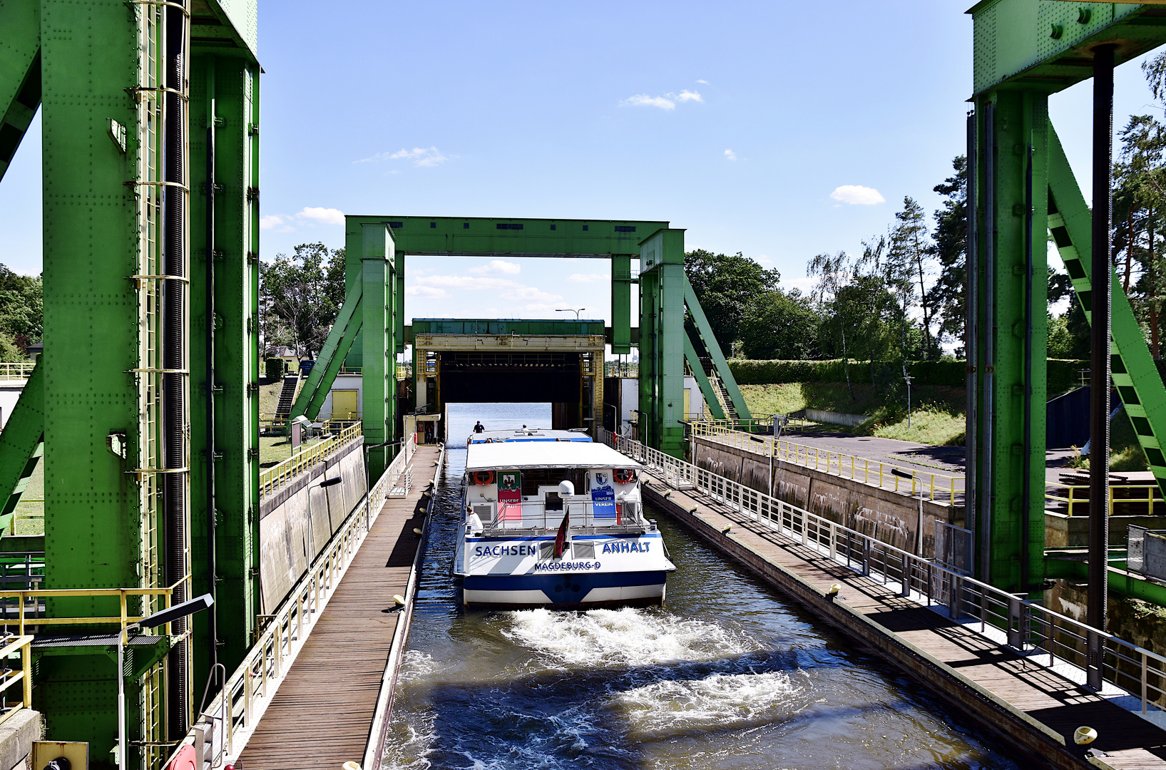 VOLLE FAHRT INS WOCHENENDE