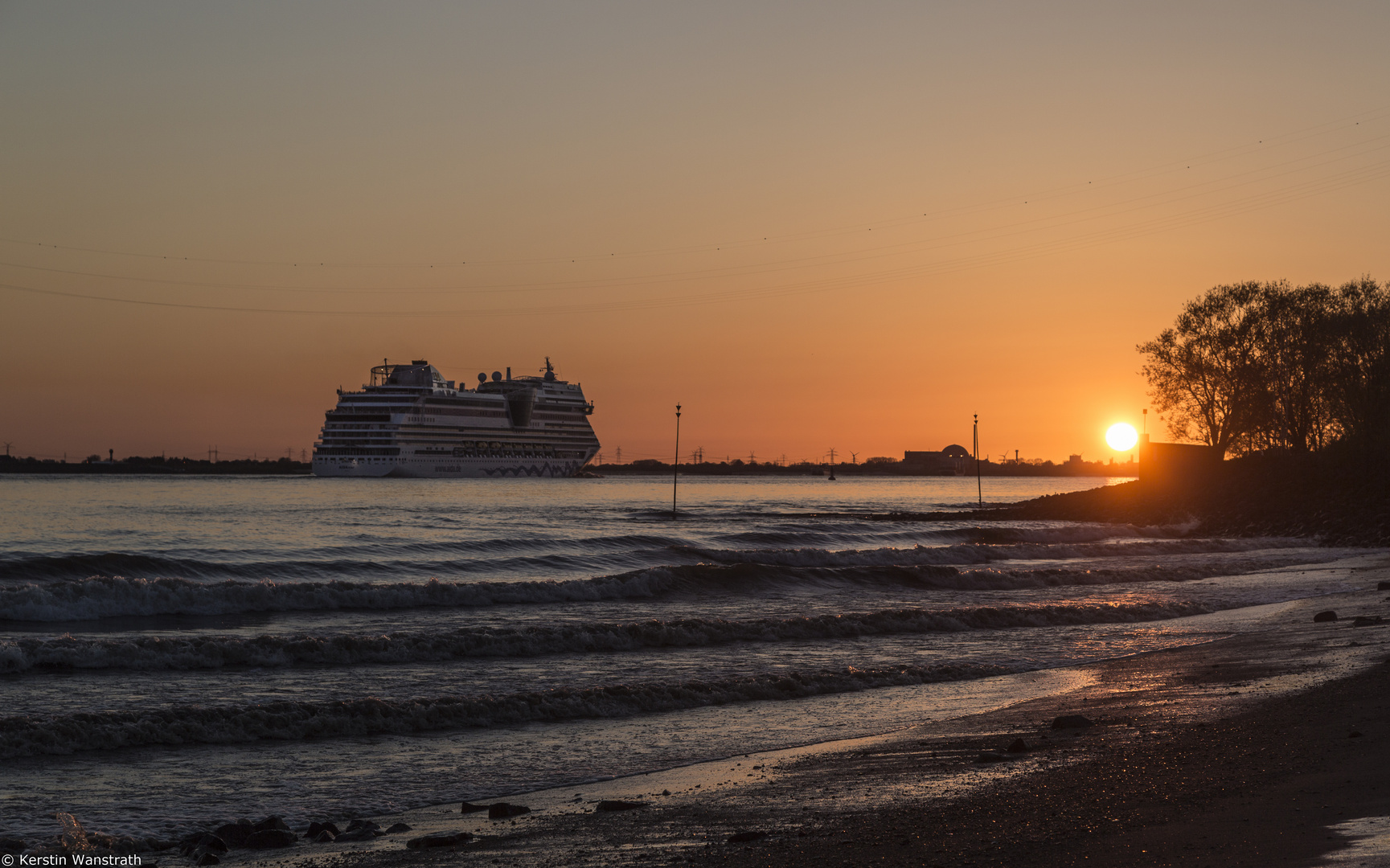 Volle Fahrt voraus von der Elbe hinaus auf's große Meer