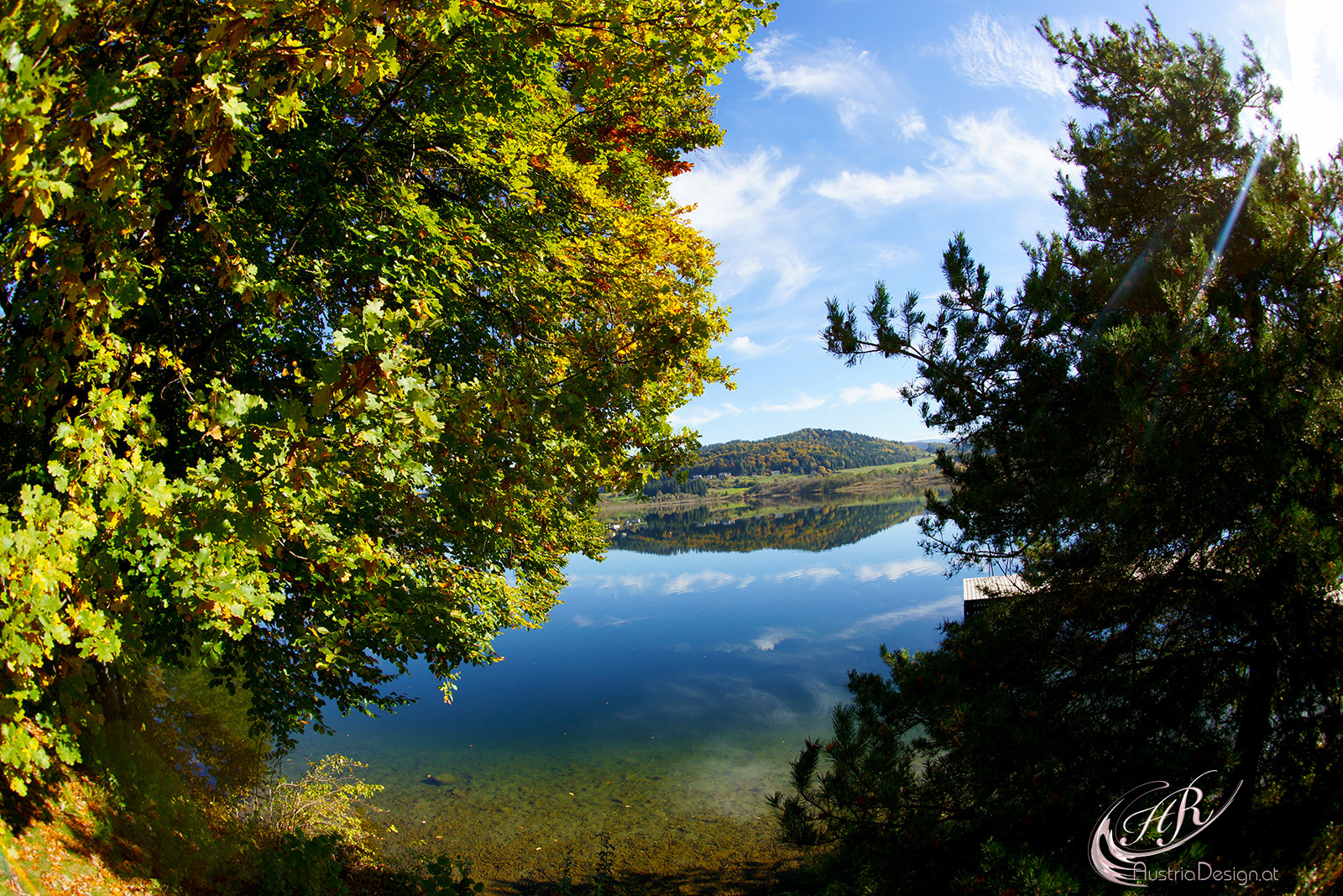 Voller Geheimnisse der Längsee.