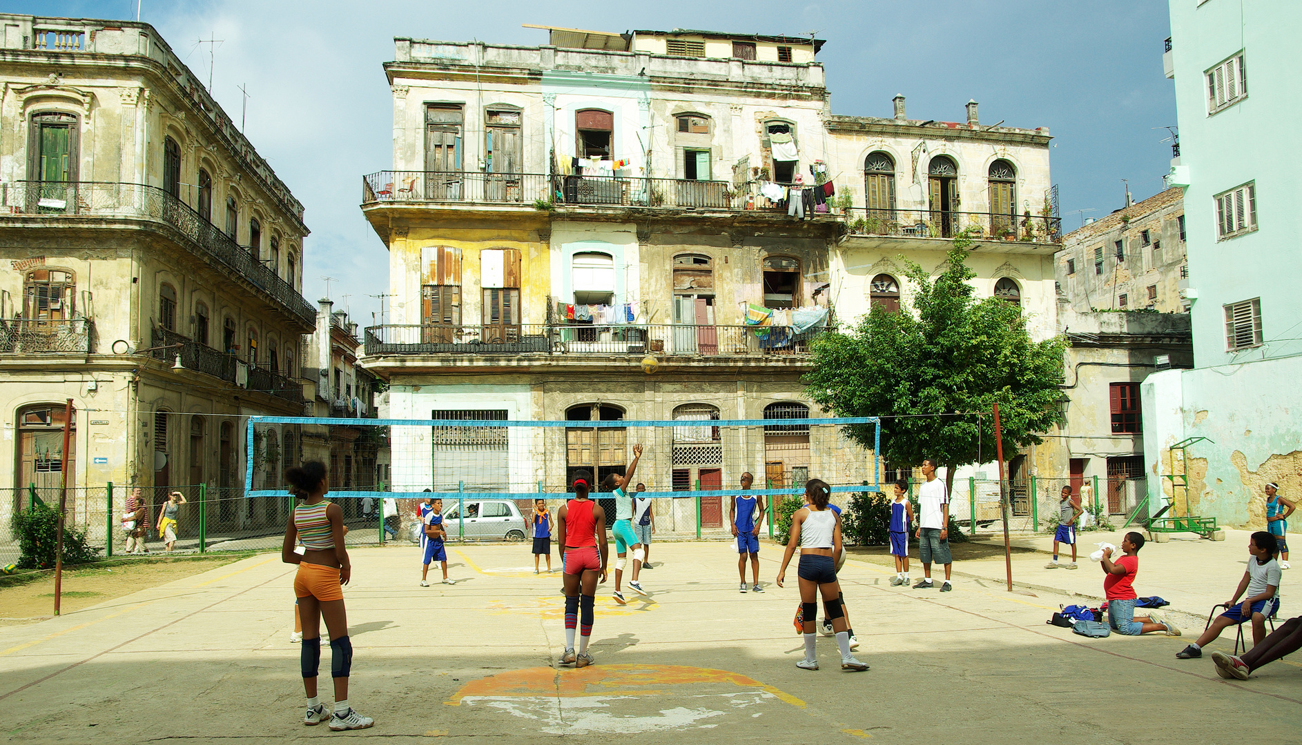 Volleyball in Habana Vieja