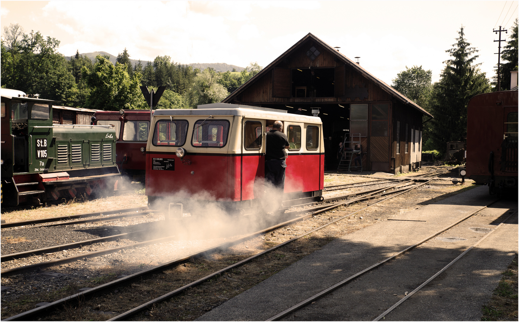  Vollgas am Bahnhof Grünburg