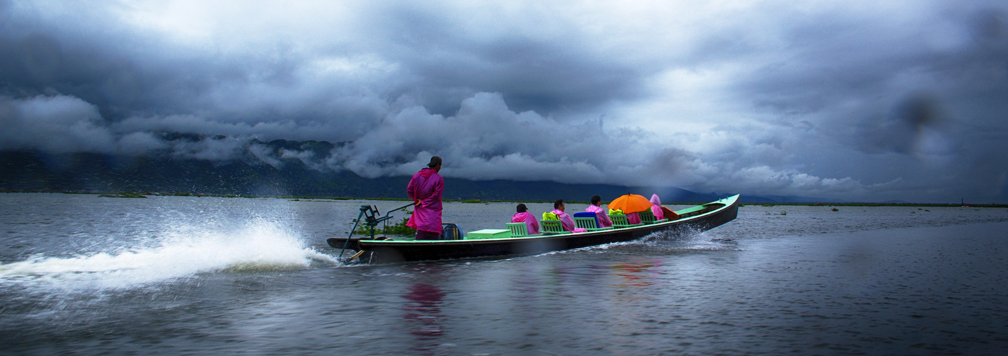 Vollgas über den Inle See