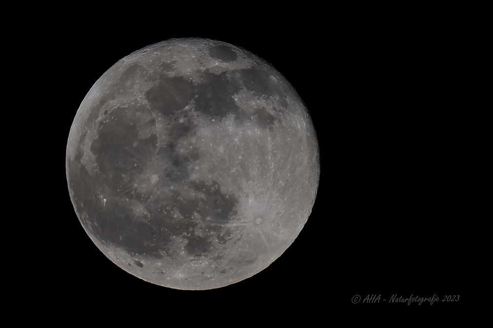 Vollmond am 06.04.2023 um 21:48 MESZ