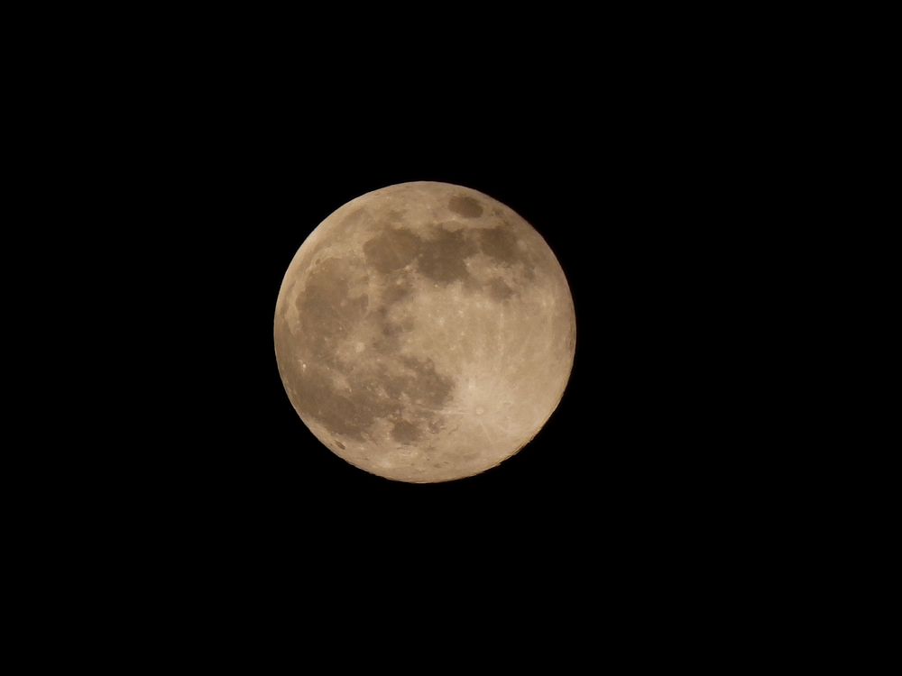 Vollmond am 7. April 2020 - ein "Supermond"