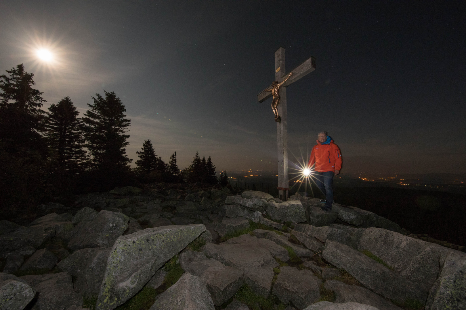 Vollmond am Berg