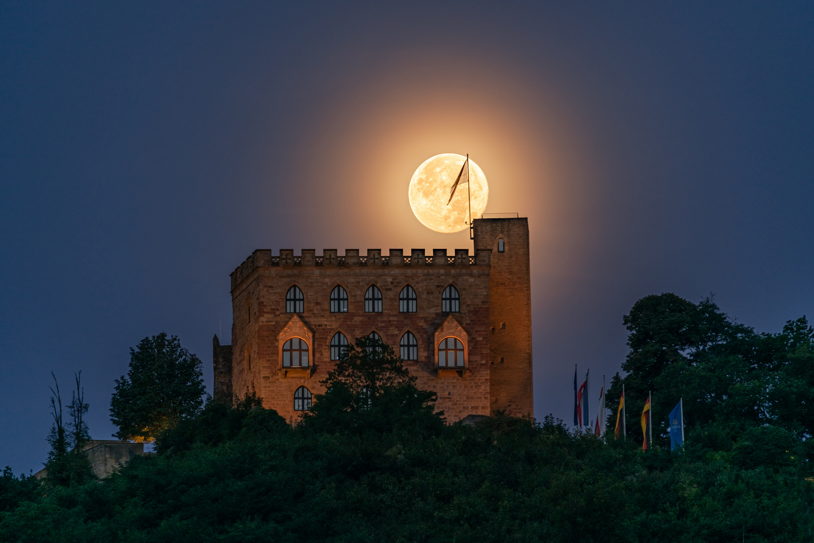 Vollmond am Hambacher Schloss