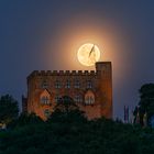 Vollmond am Hambacher Schloss