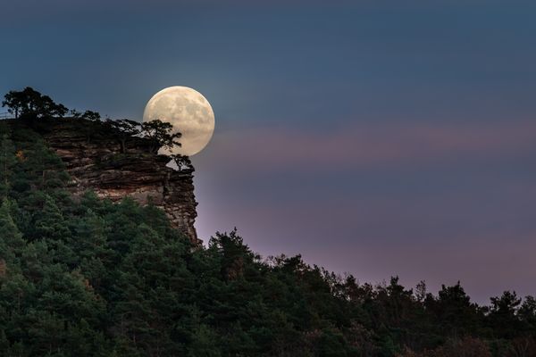 Vollmond am Heidenpfeiler
