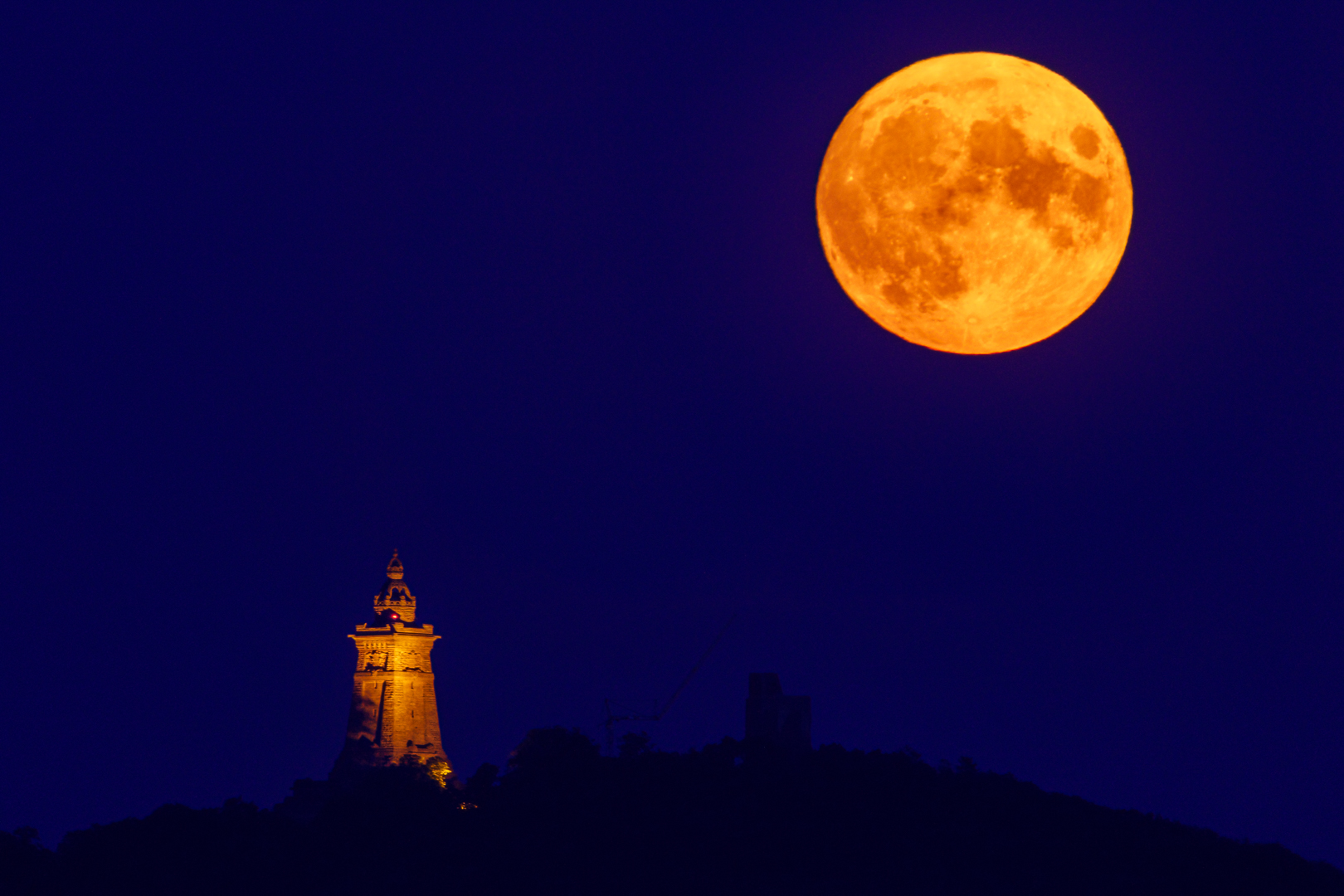 Vollmond am Kyffhäuser (II)