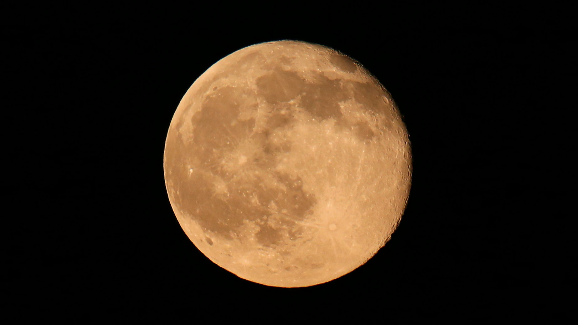 Vollmond am Lago Maggiore.