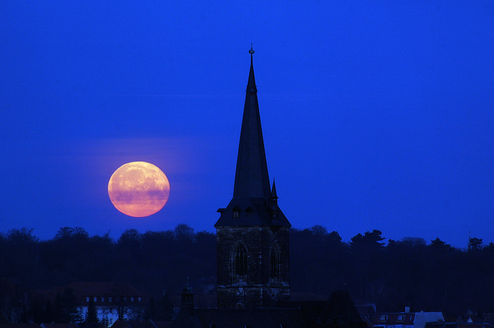 Vollmond am Morgen