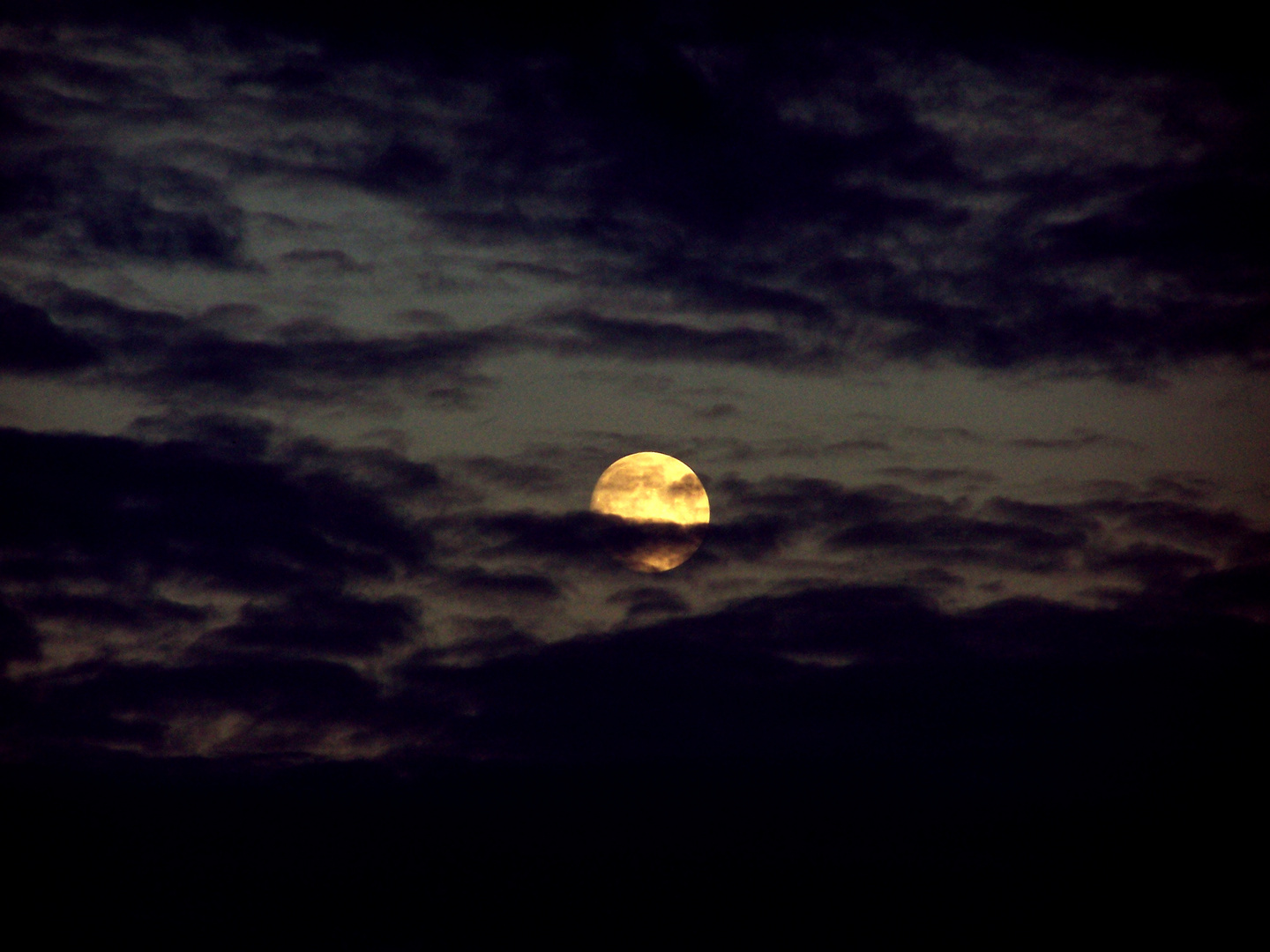 Vollmond am späten Abend