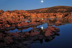 Vollmond am Watson Lake