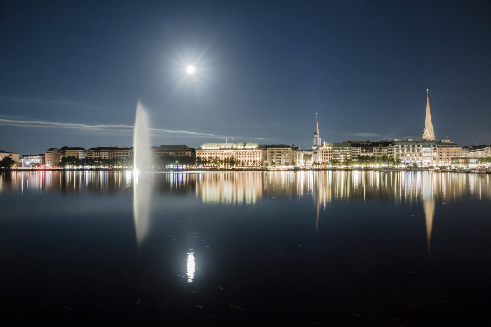 Vollmond an der Binnenalster