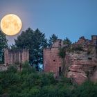 Vollmond an der Burgruine Neudahn