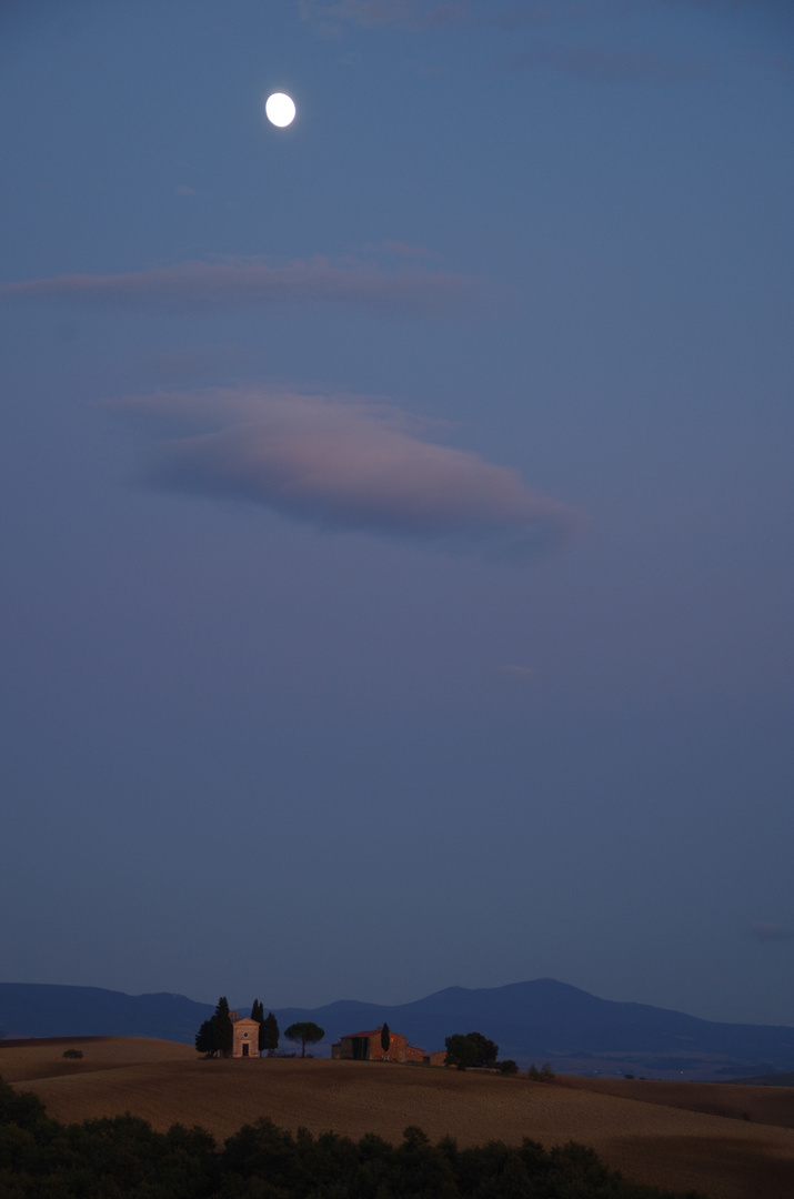 Vollmond an der cappella di vitaleta