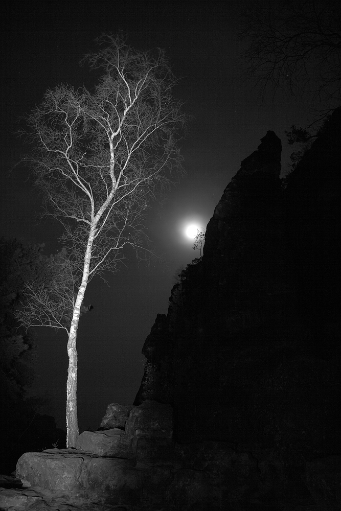 Vollmond an der Lichterhöhle