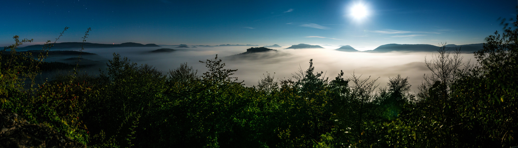 Vollmond an der Ruine Lindelbrunn - Blick nach Westen