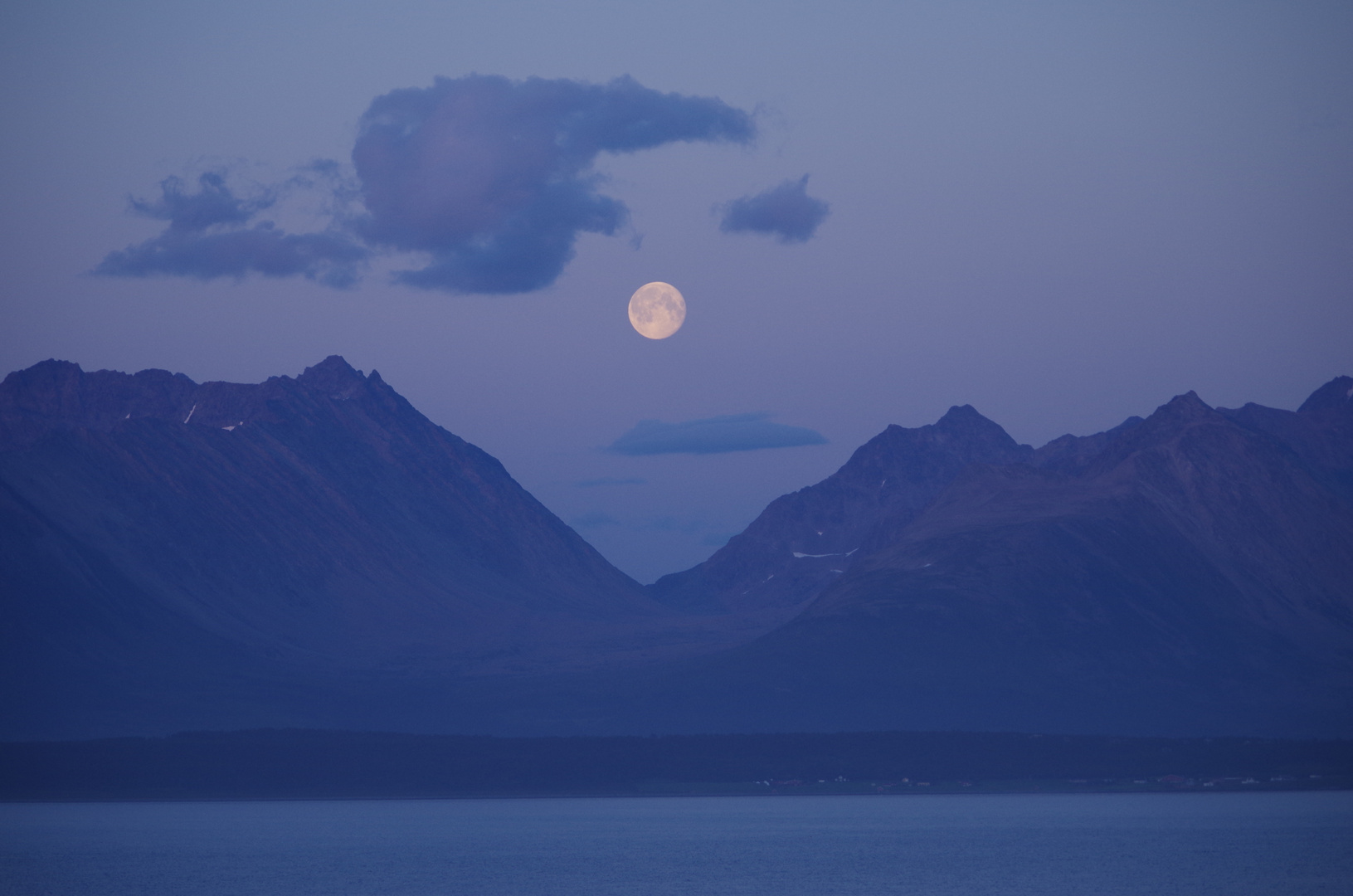 Vollmond auf der Hurtigrutenreise im August 2014