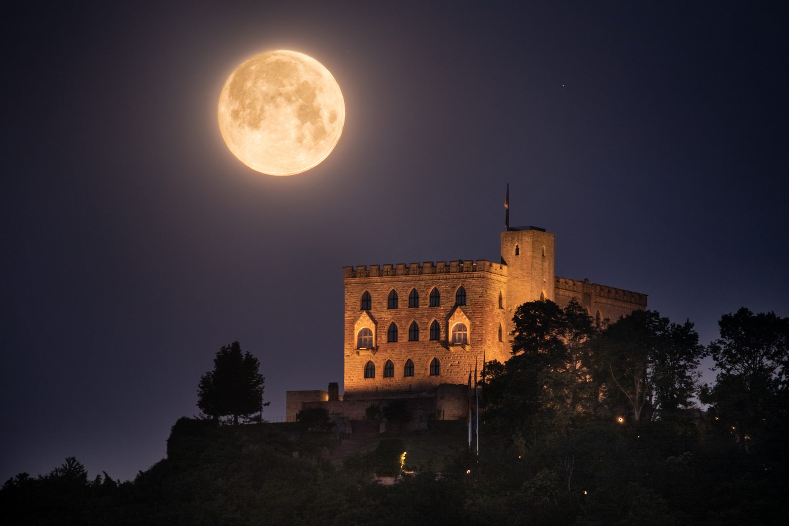 Vollmond-Hambacher-Schloss