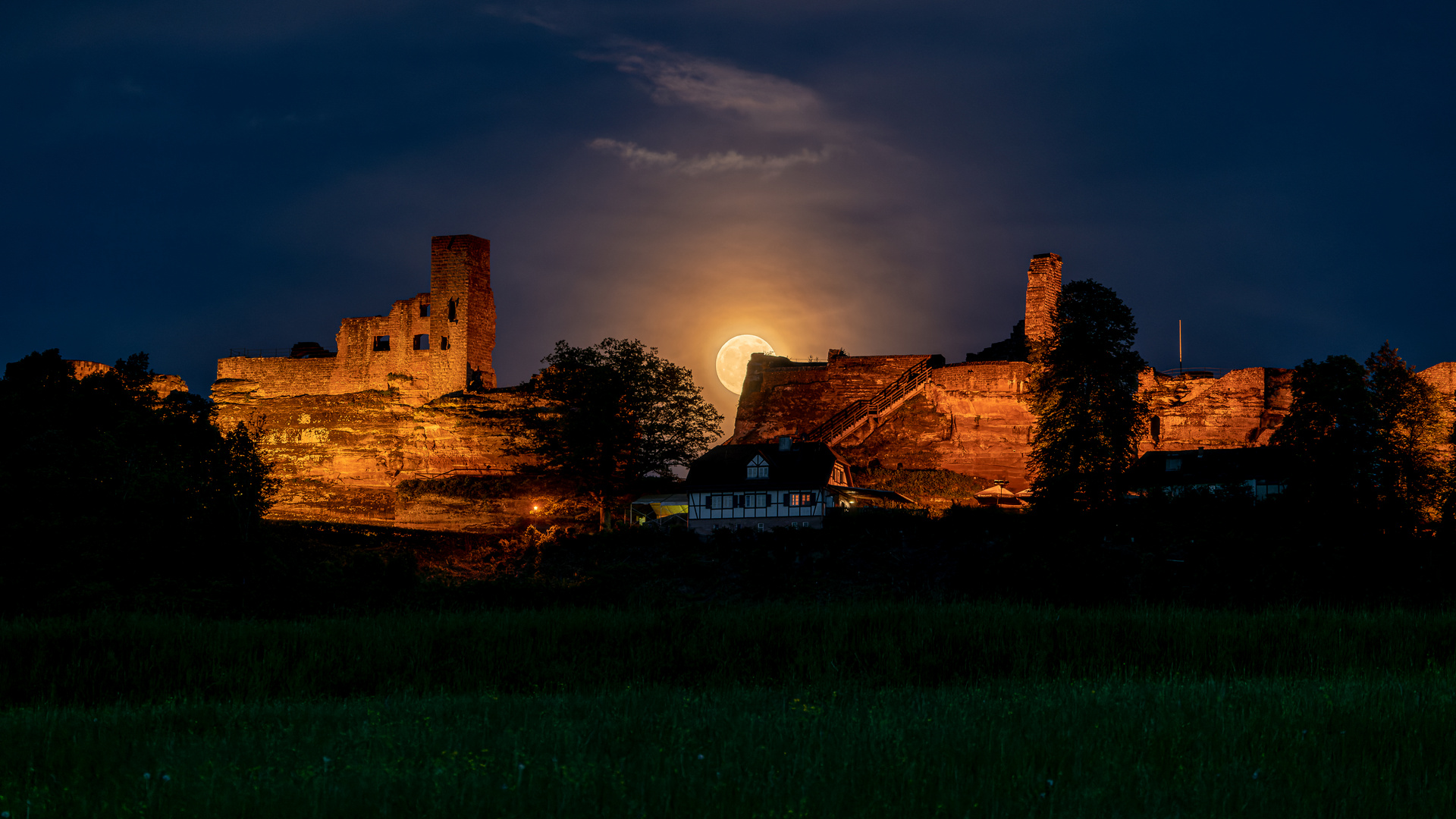 Vollmond hinter der Altdahn