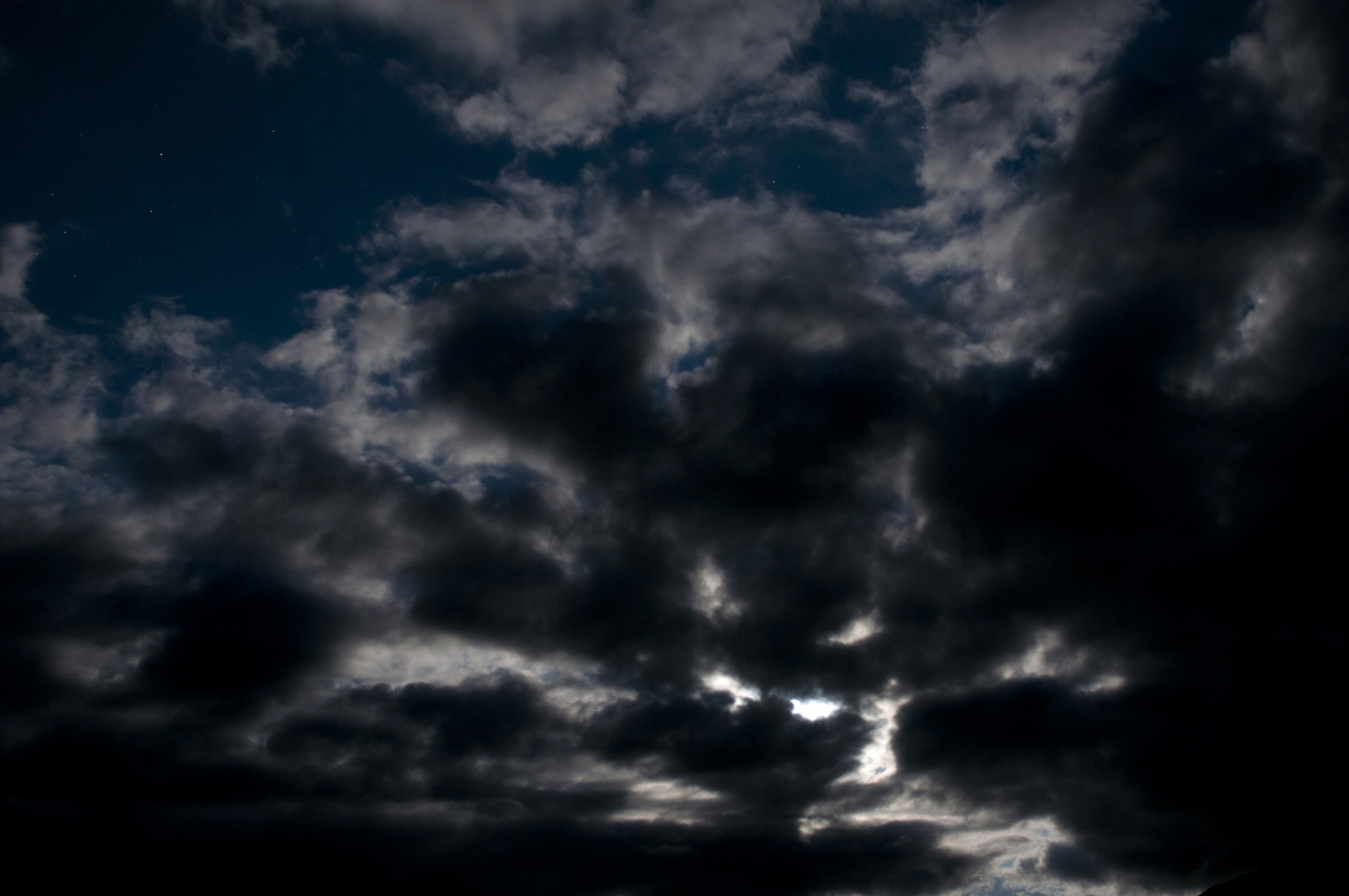 Vollmond hinter Wolken, vorgestern