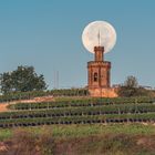 Vollmond hinterm Flaggenturm