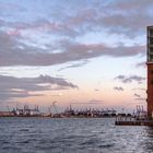 Vollmond im Hafen