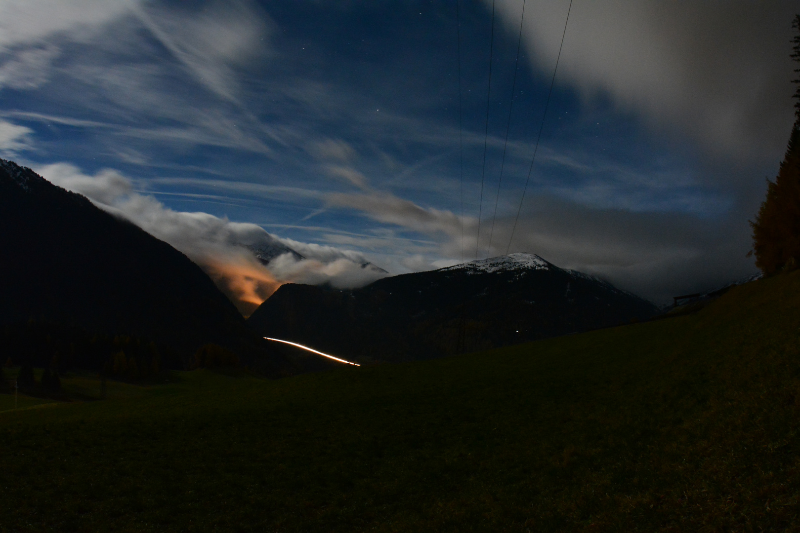 Vollmond in den Bergen