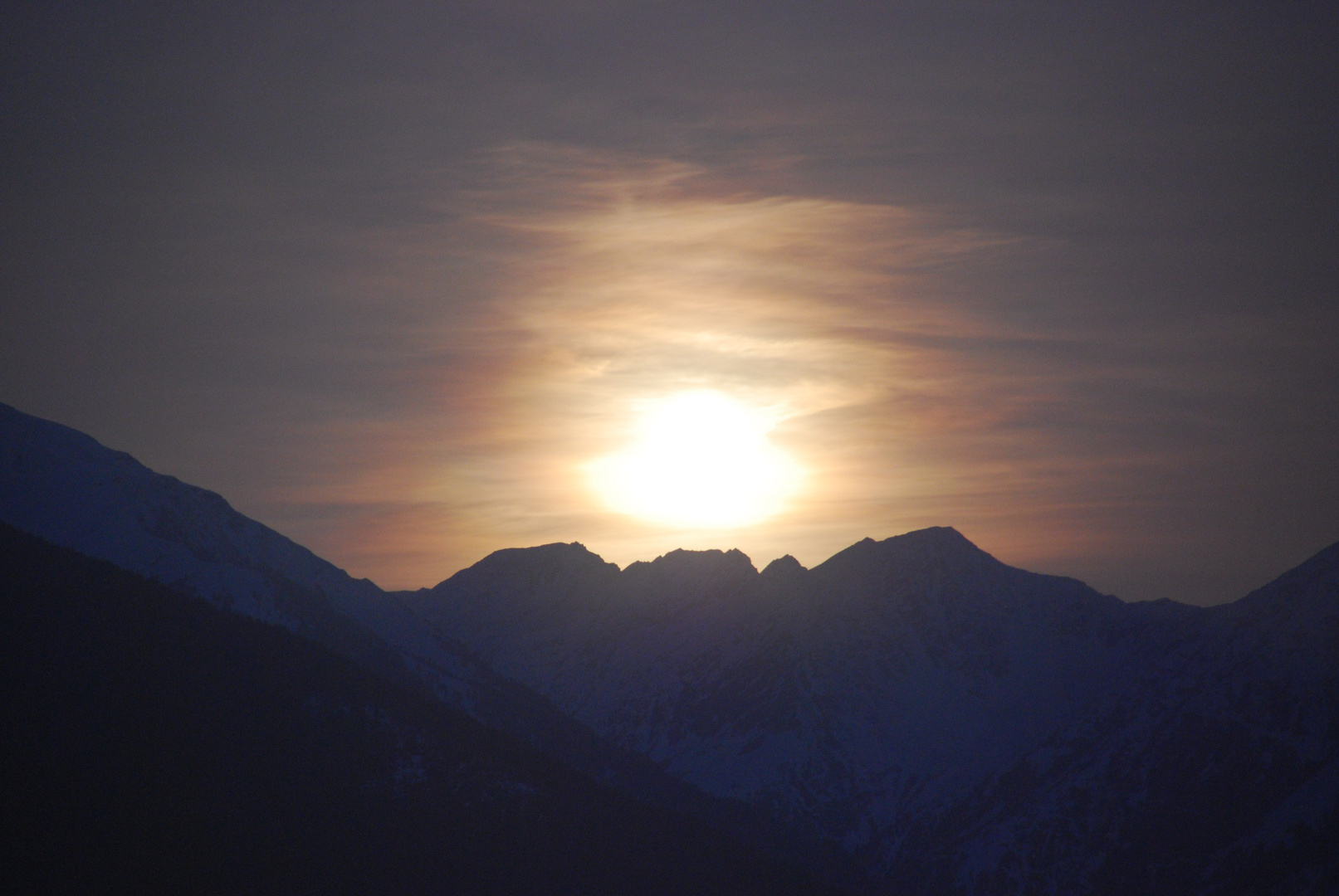 Vollmond in den Bergen