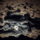 Vollmond in den Wolken 2