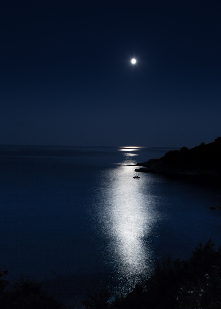 Vollmond in Kinira ( auf Thassos)