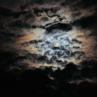 Vollmond in Wolken