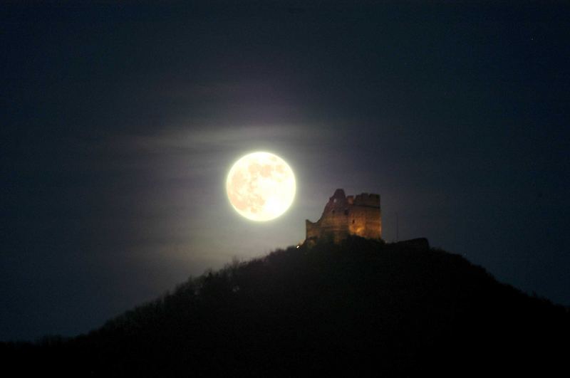 Vollmond mit Leuchtenburg