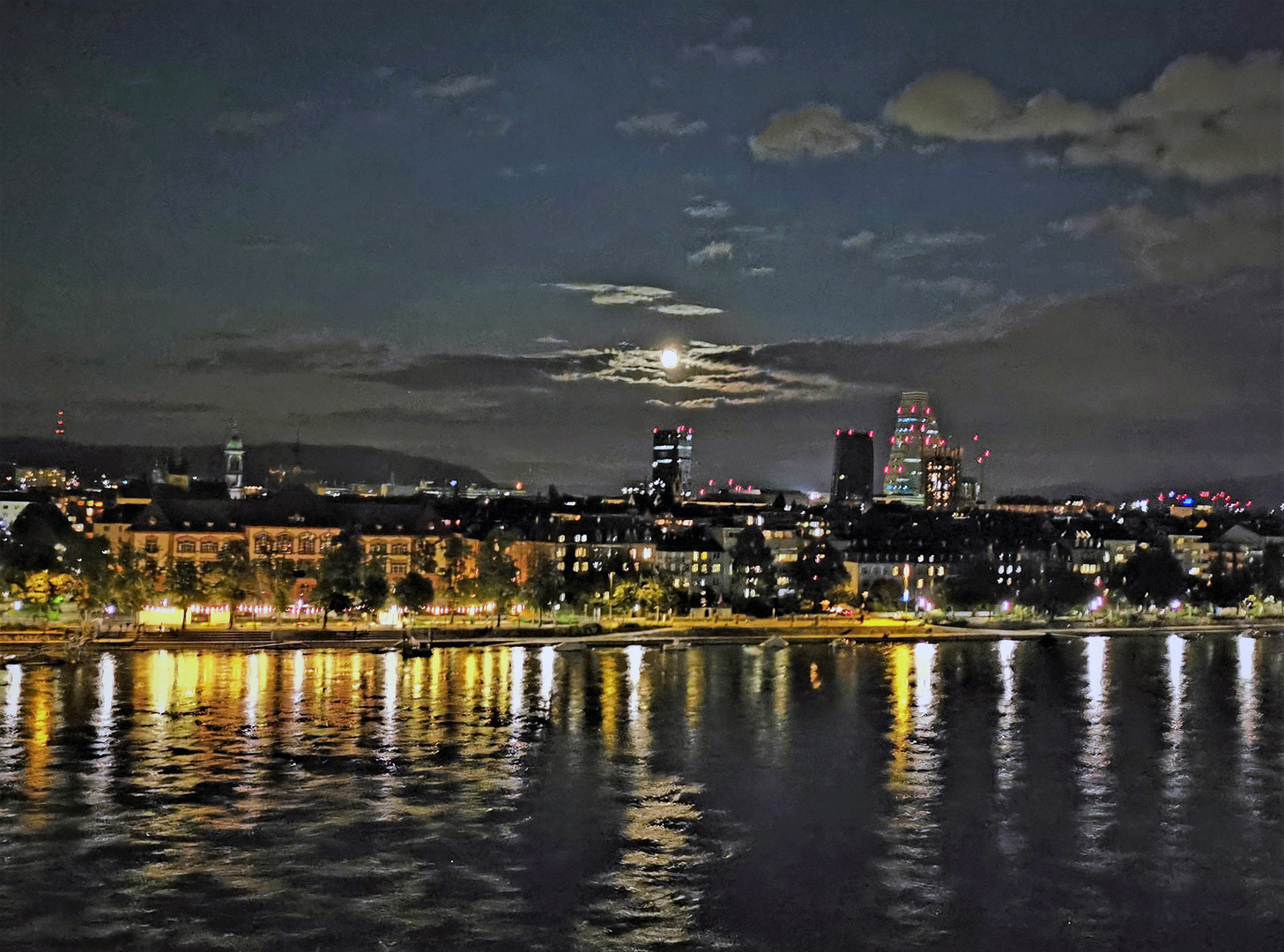 "Vollmond-Spiegelnacht" am Rhein